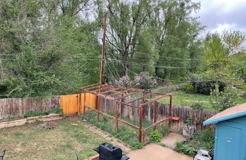 Park East House | 3BR/Ac Units/4min to CU/10min Downtown.