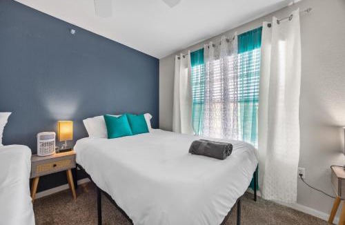 Pleasant Valley Apartment | 3BR Luxe Oasis near Downtown, Pool, Gym, Bball Crt
