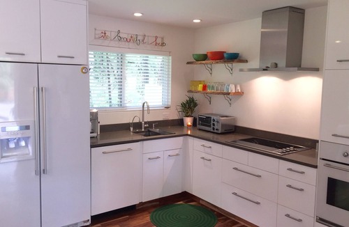 Manzanita Cottage | 3ONE8 Manzanita ~ new, modern remodel w/private back yard