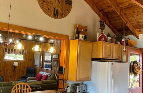 Moriah Center Cottage | 4 Bedroom, 1.5 bath- Air-Conditioned House on Lake Champlain - Seasonal May- Oct