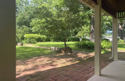 Bell Buckle House | 4-bedroom house in charming Bell Buckle with AC, WiFi. Enjoy your stay