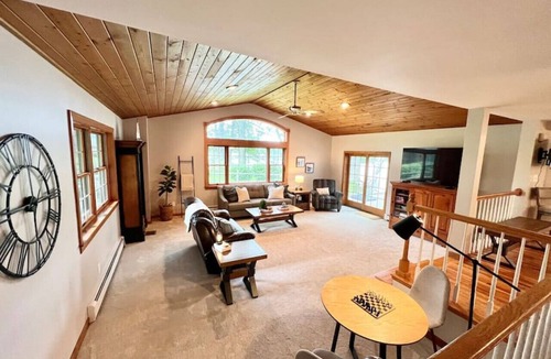 Tully House | 4 BR/2.5 BA Lake House | Pets OK | Fire Pit | Dock
