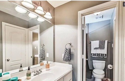 Briarforest Villa | 4 BR Spacious Villa w Heated pool Patio Backyard