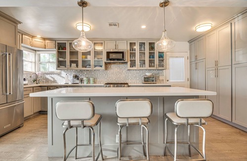 Mar Vista House | 4 Mi to Beach: Chic Los Angles Home w/Patio!