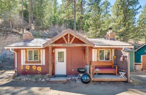 Drake House | 4 Mi to Estes Park Riverfront Cabin with Hot Tub!