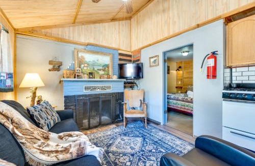 Drake House | 4 Mi to Estes Park Riverfront Cabin with Hot Tub!