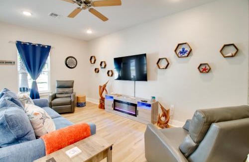 Fulton House | 4 Mi to Rockport Beach Park Home with Resort Perks