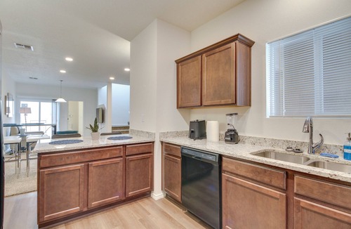 North Valley House | 4 Mi to UNM: Convenient Albuquerque Townhome!