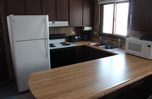 Hayward House | 4 Season Nelson Lake cabin, only 5 miles from town, WIFI, AC,Dogs Welcome