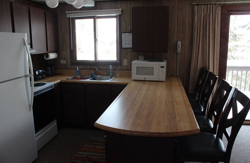 Hayward House | 4 Season Nelson Lake cabin, only 5 miles from town, WIFI, AC,Dogs Welcome