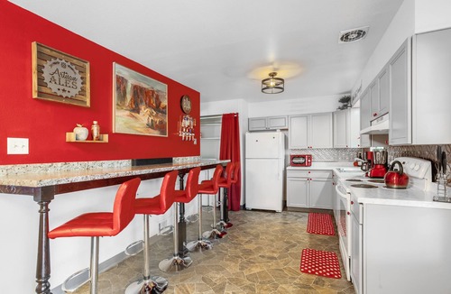 Alta Vista Area House | 420 PS5 HotTub Arcade Theater PoolTable RedRocks