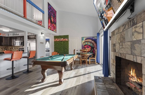 Arvada House | 420Friendly 7BR HotTub Sauna Theater PS5 Arcade RedRocks