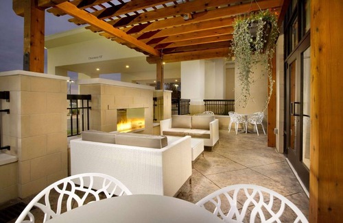 Twin Brook Hotel | 45 m² Hotel ∙ 127 guests