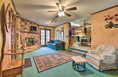 Leeds House | 45 min from Zion Natl. Park "Private Bedroom" - SHARED HOUSE