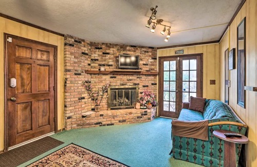 Leeds House | 45 min from Zion Natl. Park "Private Bedroom" - SHARED HOUSE