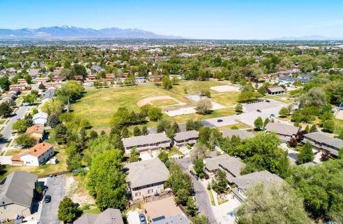 Midvale House | 465 m² House ∙ 6 bedrooms ∙ 23 guests