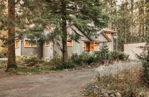 Warnick Cabin | 474 m² Cabin ∙ 12 bedrooms ∙ 26 guests