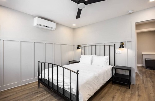 Hillsboro West End Apartment | 48 m² Apartment ∙ 8 bedrooms ∙ 32 guests