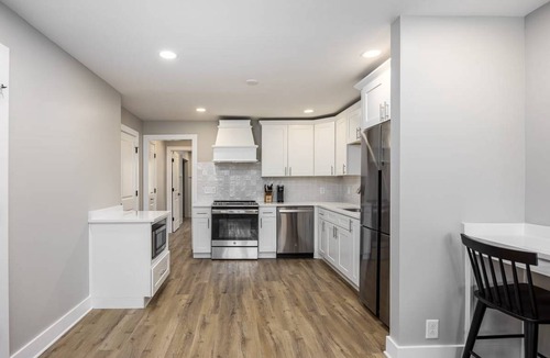 Hillsboro West End Apartment | 48 m² Apartment ∙ 8 bedrooms ∙ 32 guests