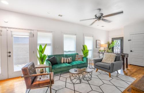 Rosewood Apartment | 4bd Luxury Retreat near Downtown w/King Bed Suite
