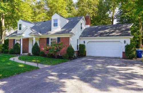 Bedford Villa | 4BR/2.5BA Home boasting 2400sqft and Eat-in KTN