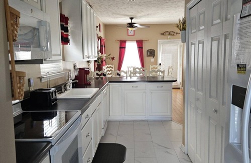 Surfside Beach House | 4BR/3BA Ocean View Beach House. 2 min walk to the beach. Wifi/Linen included