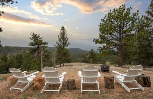 Divide House | 5 Acres! Modern Cabin w/Pikes Peak View