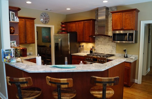 Lake Oconee House | 5 BDRM Beautiful Peaceful Lake Front Home 3 Kings, 1 Queen, 4 Twins, Pool, Spa