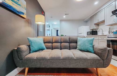 Center City Apartment | 5 King Beds/2 Free Driveway Parking/Pool Table