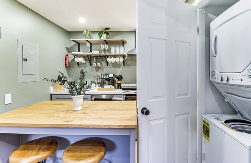 Oxon Hill Apartment | 5 Mi to National Harbor: Stylish Apt w/Patio!