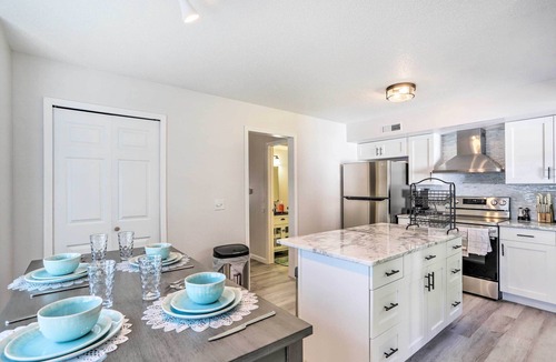 Bedford Condo | 5 Mi to UT: Quiet Toledo Duplex Near Parks!