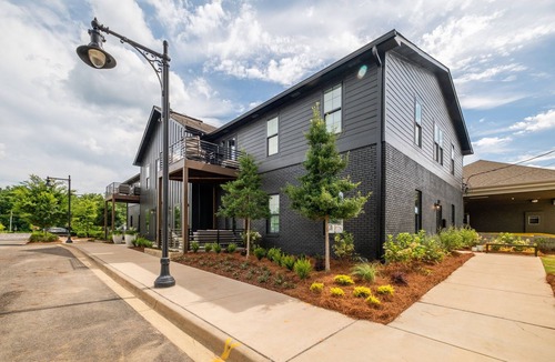 Trussville Apartment | 5 Star Flat in Downtown Trussville
