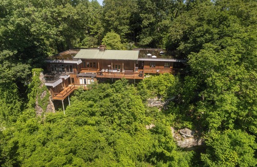 Summerlee House | 50 mile views into NR Gorge, recently renovated, 6000 sq ft