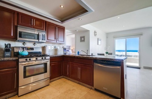 Mission Beach Condo | 50' of Ocean Front * Exclusive Ground Level Patio * AC