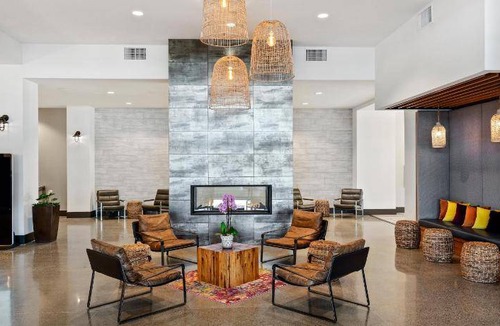 Northwest Everett Hotel | 51 m² Hotel ∙ 127 guests