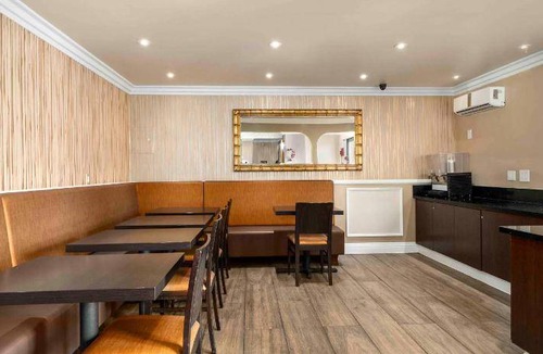 Southeast Anaheim Hotel | 51 m² Hotel ∙ 127 guests