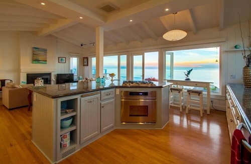 Leucadia House | 55' of Ocean Frontage * Private Beach Access * AC