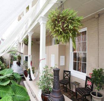 Lower Garden District Bed & Breakfast | 557 m² Bed and breakfast ∙ 11 bedrooms ∙ 22 guests