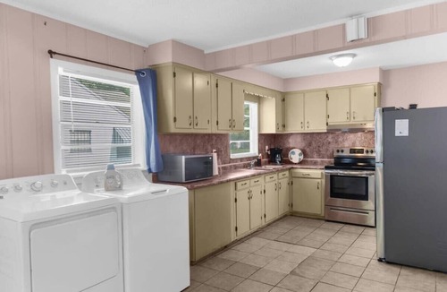 Shannon House | 57th Blushing Bungalow