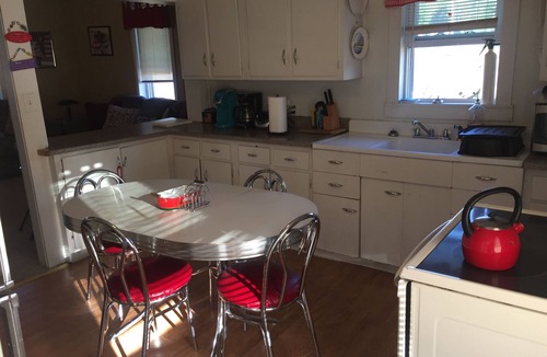 St Ignace Cottage | 5br 1 Ba Cottage In The Heart Of St. Ignace