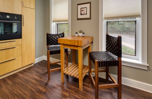 Harbor Springs Apartment | 6 Bells: Harbor Springs Lodging for the Discerning Traveler