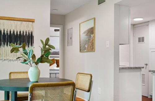 Highland Hills Apartment | 6201 Shadow Valley Dr #A