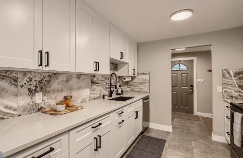Lamar Heights Area House | 6636 Depew St (upper)