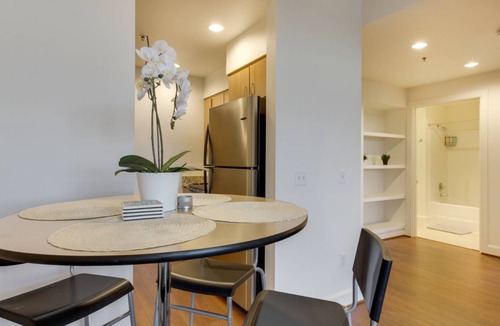 Old Town Chinatown Apartment | 69 m² Apartment ∙ 1 bedroom ∙ 4 guests