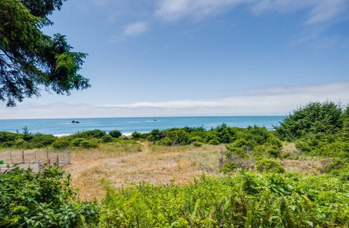 Smith River Cottage | 69 m² Cabin ∙ 2 bedrooms ∙ 6 guests