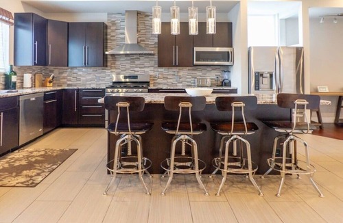 Central West End House | 6BR/4.5BA 4-Floor | Sleeping for 17/ABODEbucks