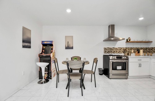 MacGregor House | 7-bedrooms-hot tub-4miles to downtown Houston, Medical center, 1 mile to UH, TSU