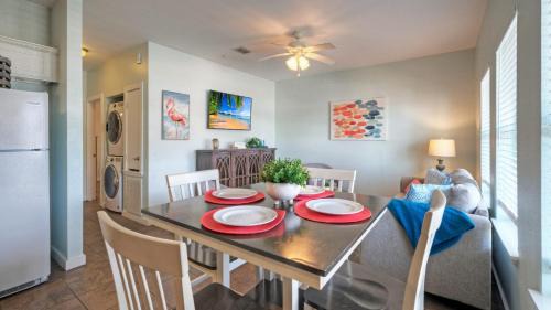 Port Aransas House | 7 Costa Bahia Condos Sleeps 42 Pool Minutes to the Beach