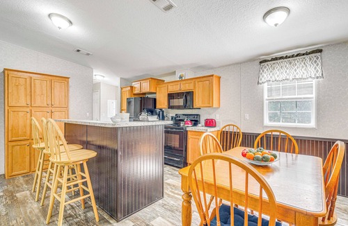 Citrus Springs House | 7 Mi to Crystal River: Home w/Yard & Fire Pit!