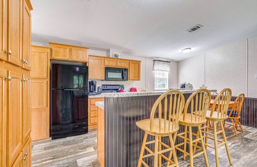 Citrus Springs House | 7 Mi to Crystal River: Home w/Yard & Fire Pit!